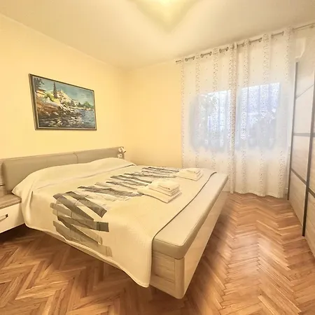 Dujmic - 50m From The Sea With Private Parking Apartment Icici