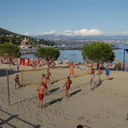 Apartment Dujmic - 50m From The Sea With Private Parking *