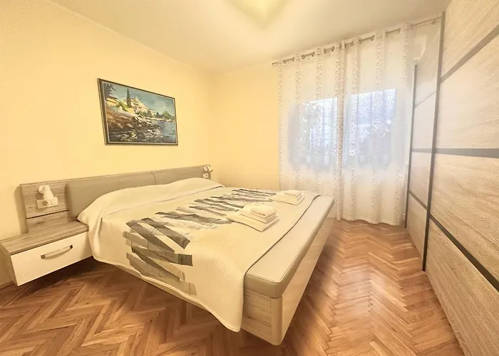 Dujmic - 50m From The Sea With Private Parking דירה Ičići