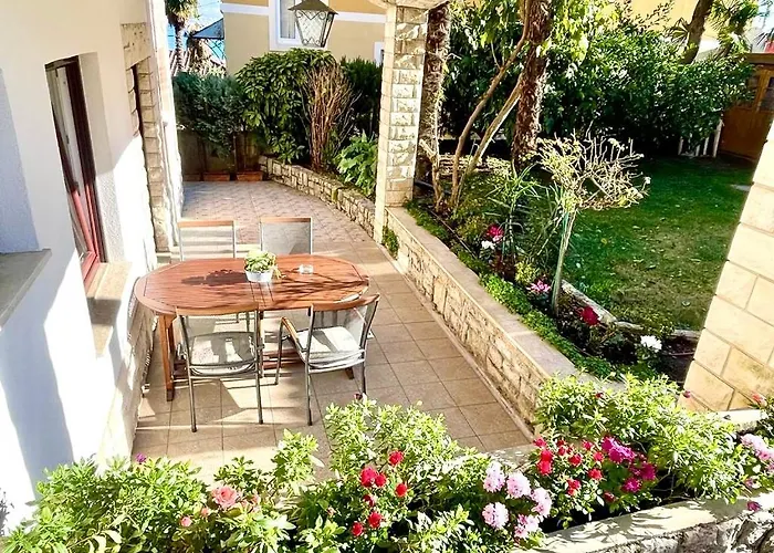 Dujmic - 50m From The Sea With Private Parking