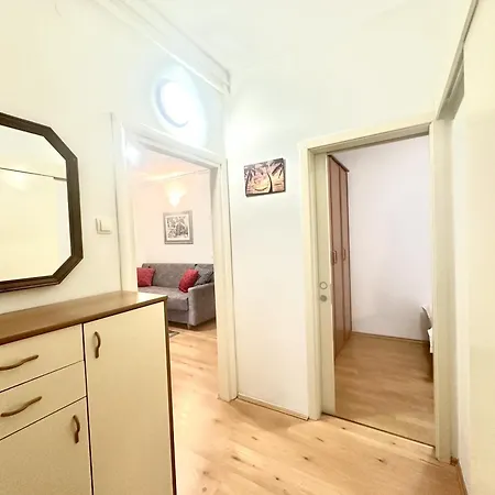 アパート Dujmic - 50m From The Sea With Private Parking *