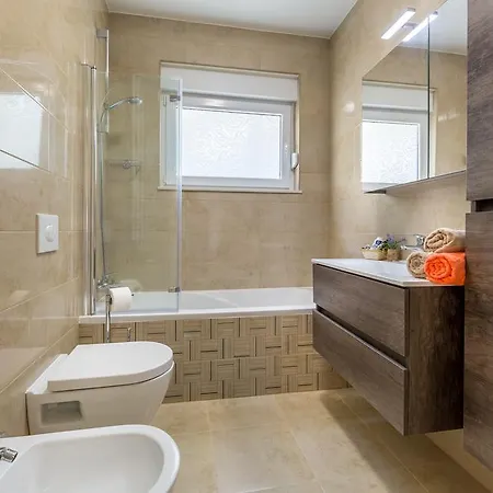 アパート Dujmic - 50m From The Sea With Private Parking