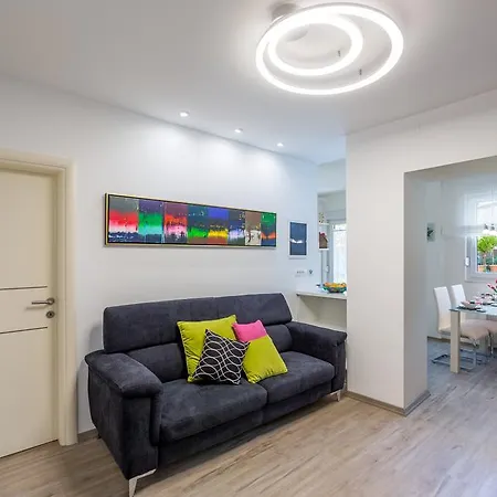 Dujmic - 50m From The Sea With Private Parking *