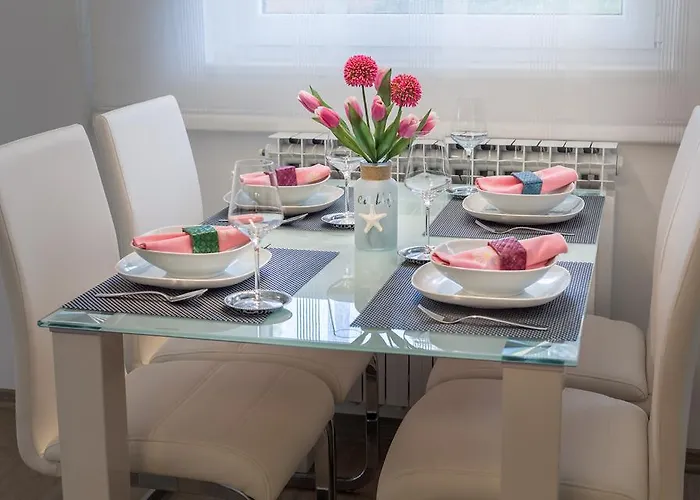 Dujmic - 50m From The Sea With Private Parking Apartment Ičići